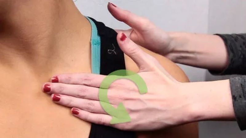 Cách massage cổ khi ngồi