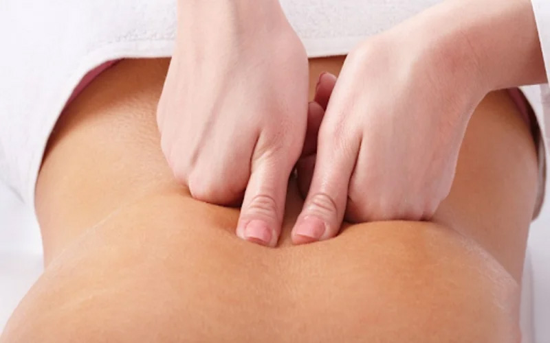 Cách bấm huyệt Thiên Khu chuẩn