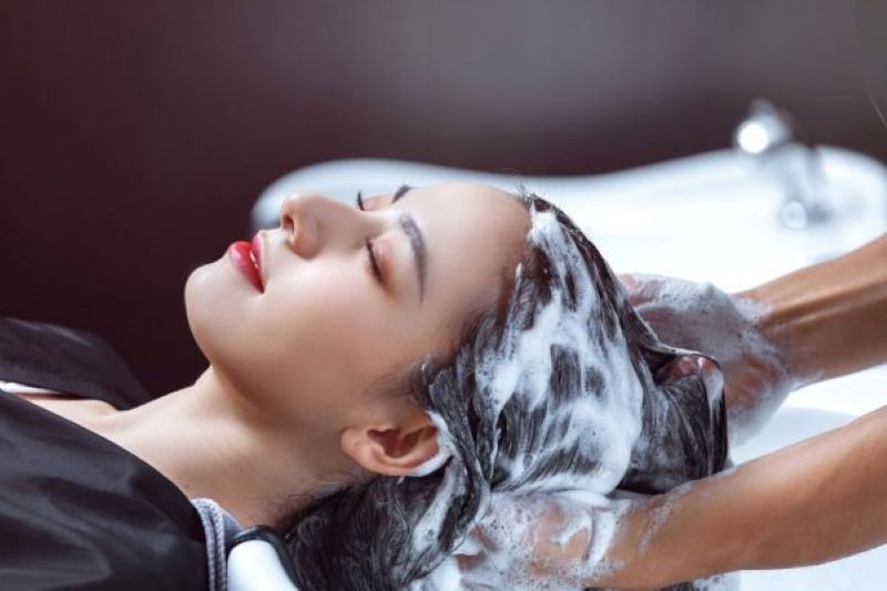 cách massage đầu khi gội