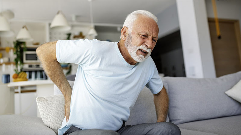 Vận động khó khăn cũng là biểu hiện cơ bản của thoát vị đĩa đệm