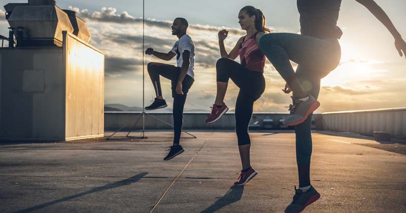 Không khởi động và giãn cơ đúng cách chính là nguyên nhân hàng đầu gây căng cơ bắp chân