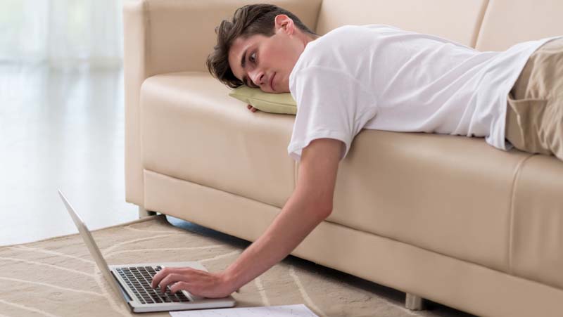 Người ít vận động có cơ bắp chân kém linh hoạt, dễ bị căng cứng