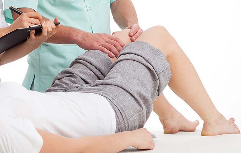 Bấm huyệt Tất Nhãn kết hợp nghỉ ngơi hợp lý để gia tăng hiệu quả