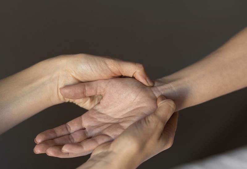 Bấm huyệt Thái Uyên - Phương pháp an toàn, không xâm lấn