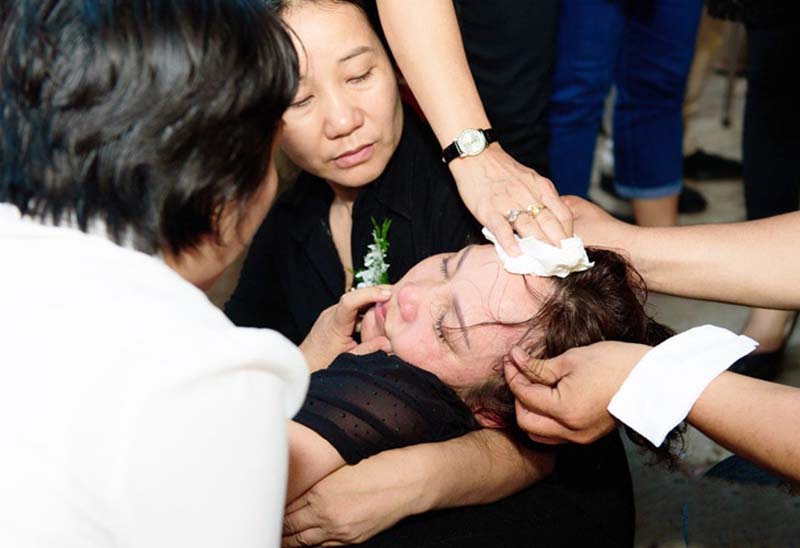 Bấm huyệt Nhân Trung trong trường hợp khẩn cấp