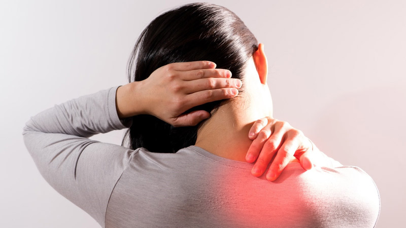 Bấm huyệt sau gáy A Thị có thể giúp cơn đau giảm nhẹ rõ rệt