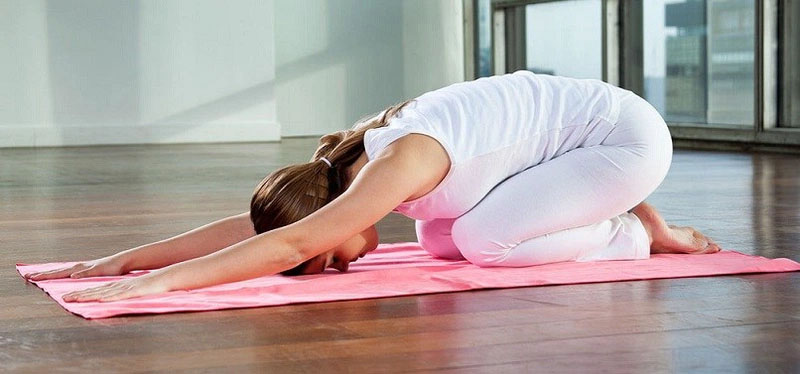 Tư thế em bé với các thao tác đơn giản