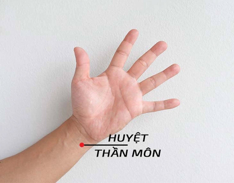 Bấm huyệt để tăng huyết áp tại Thần Môn