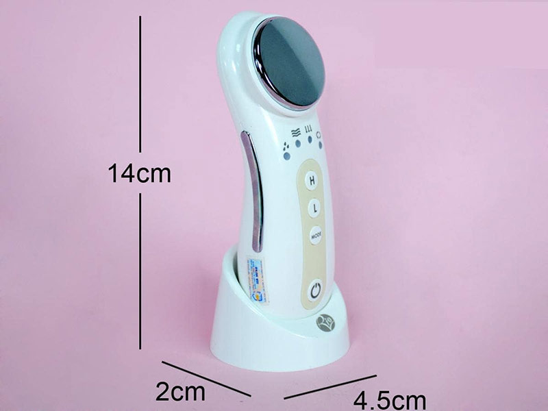 Máy massage mặt mini cầm tay RIO với kích thước nhỏ gọn