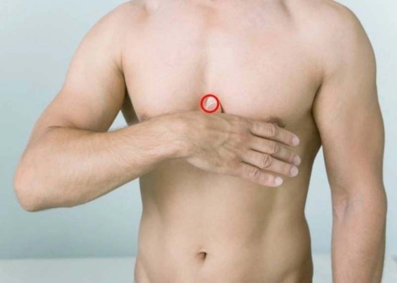 Bấm huyệt Đản Trung tại nhà khi đã nắm chắc kỹ thuật