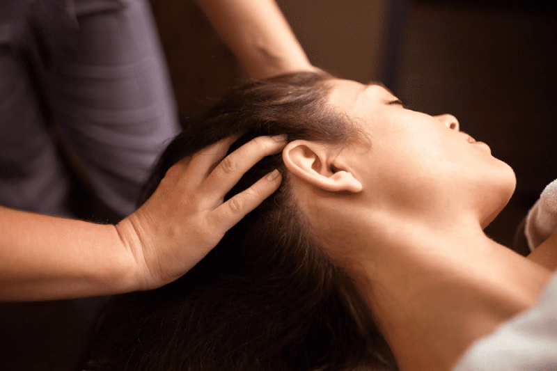 cách massage đầu dễ ngủ
