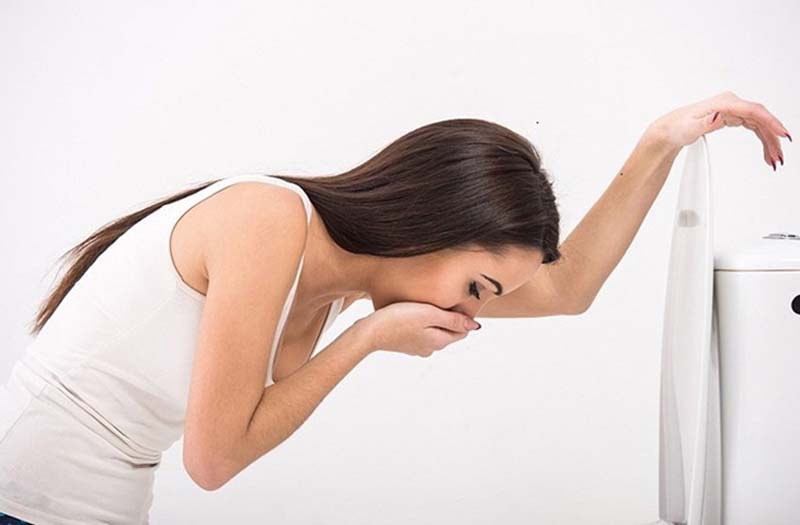 Huyệt Đởm Du giúp đẩy lùi các cơn nôn mửa không rõ nguyên nhân