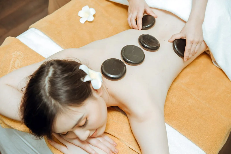 cách sử dụng đá nóng massage