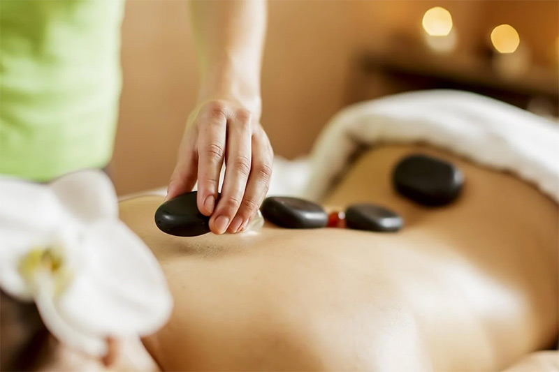 cách sử dụng đá nóng massage