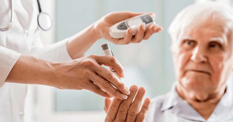 Triệu chứng tê chân là bệnh gì? Đó có thể là do tiểu đường gây ra