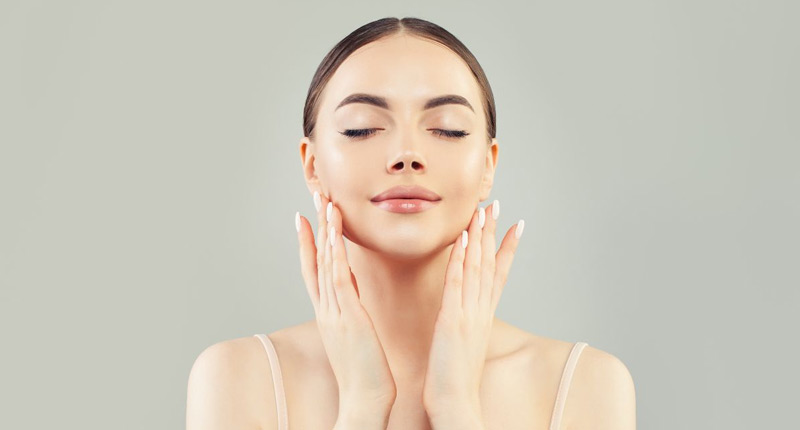 Hướng dẫn cách massage mặt trẻ hóa làn da chuẩn spa tại nhà