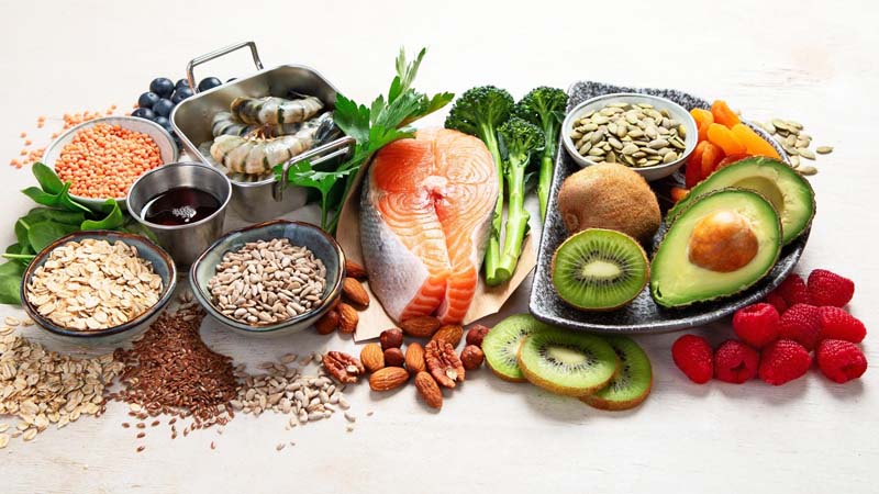 Bổ sung thực phẩm giàu vitamin để tăng cường tuần hoàn, giảm viêm, giảm đau lưng