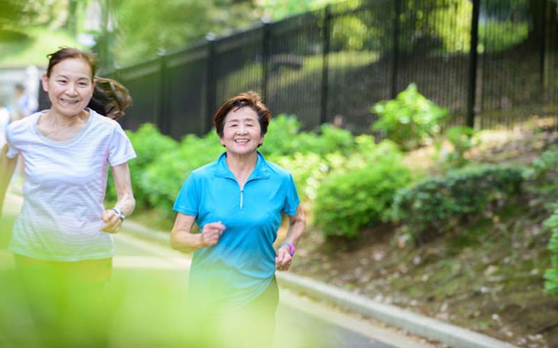 Có lối sống lành mạnh và khoa học để đẩy lùi tình trạng đau lưng tuổi tiền mãn kinh