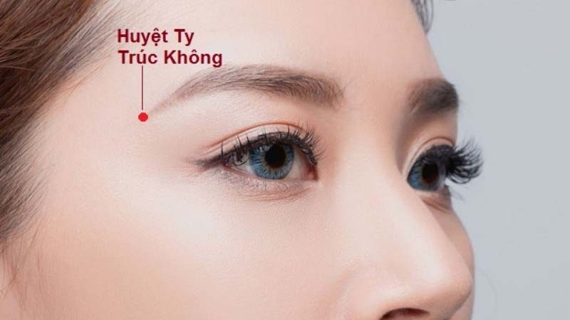 Huyệt Ty Trúc Không: Vị trí, công dụng và cách châm cứu, bấm huyệt