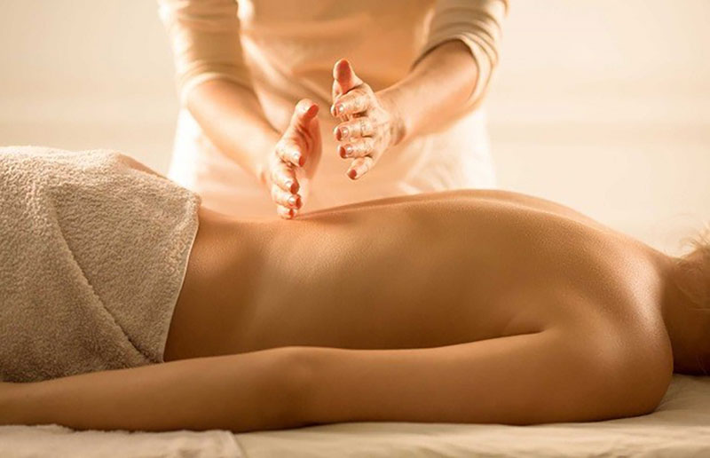 Massage Thụy Điển: Tác dụng và kỹ thuật thực hiện