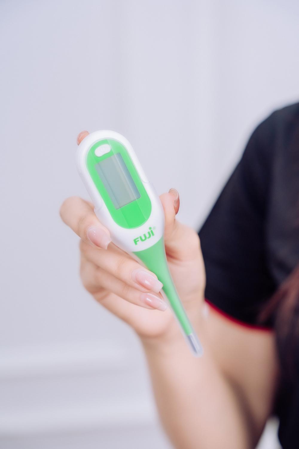 Nhiệt kế điện tử Fuji AXD-202 