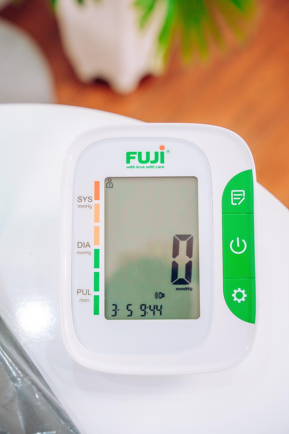 Máy đo huyết áp Fuji AXD-806 