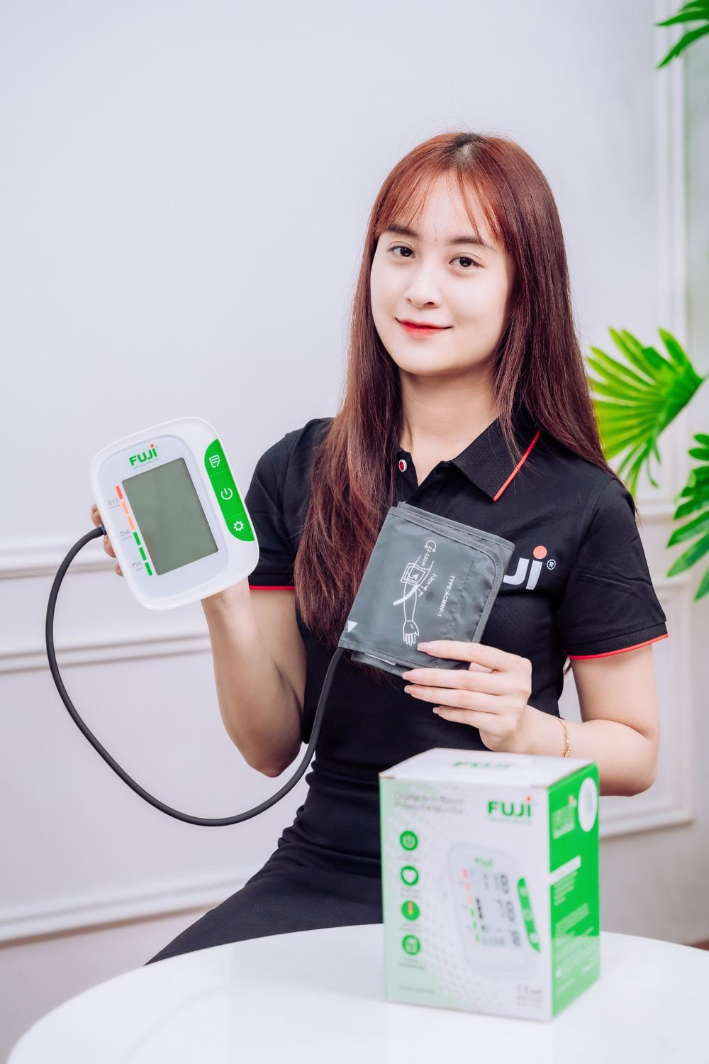 Máy đo huyết áp Fuji AXD-806 